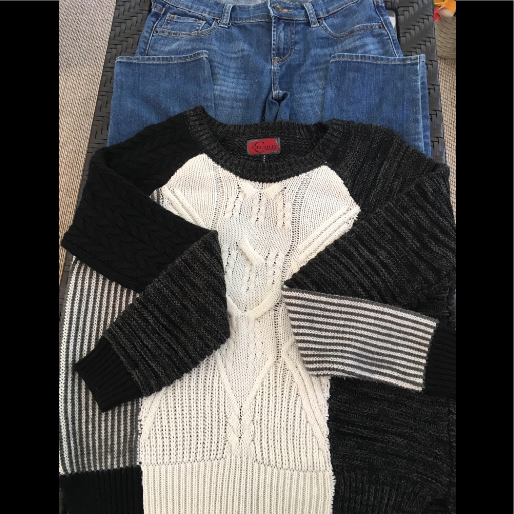 2pc Old Navy Jeans Celsius Sweater 2pc Old Navy Jeans Celsius Sweater